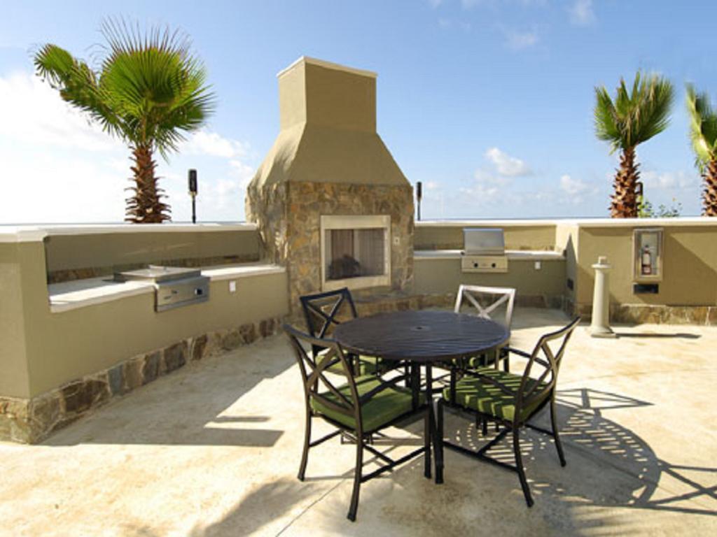 Escapes! To The Shores Orange Beach, A Ramada By Wyndham Restaurant photo